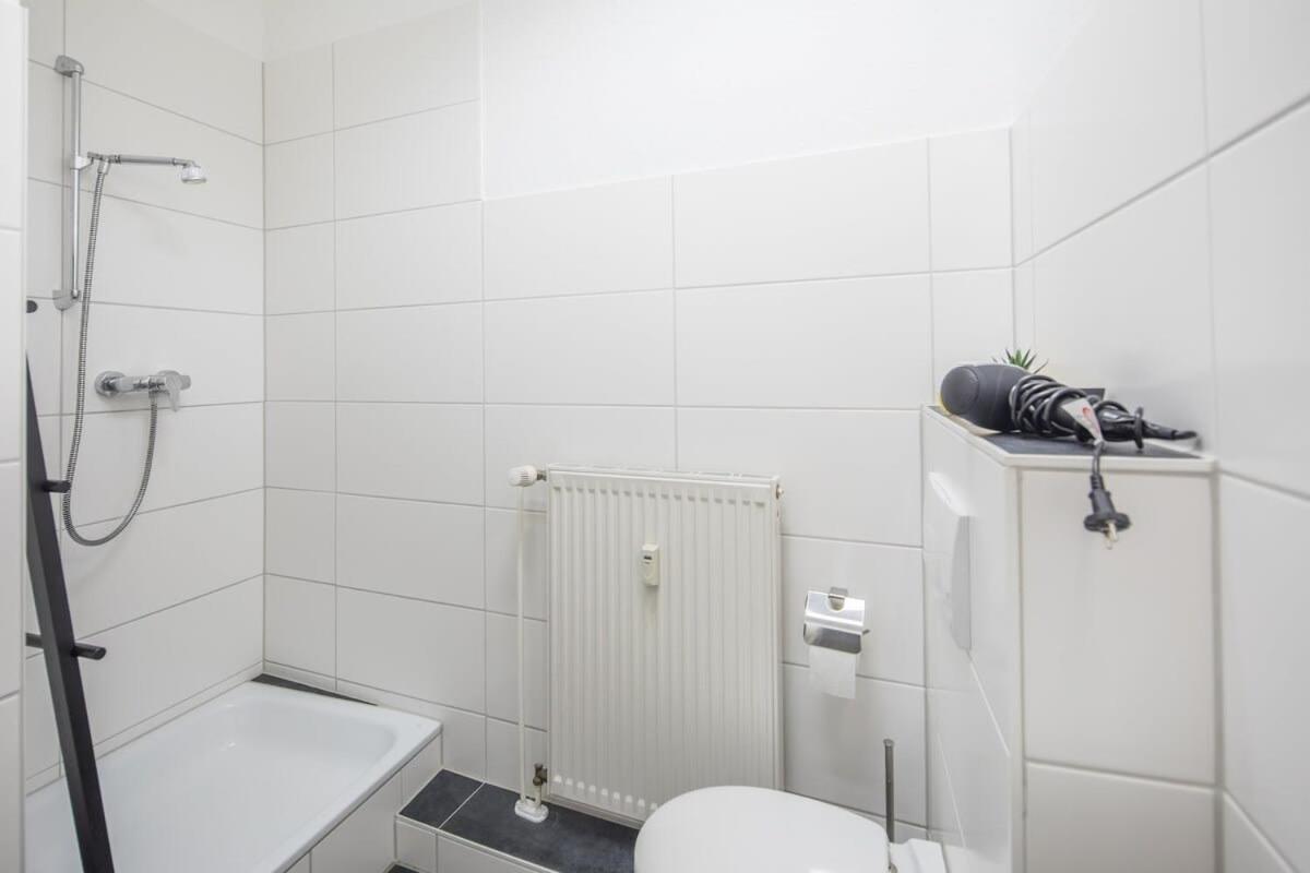 Spacious 2 Bedroom Apartment ハンブルク エクステリア 写真